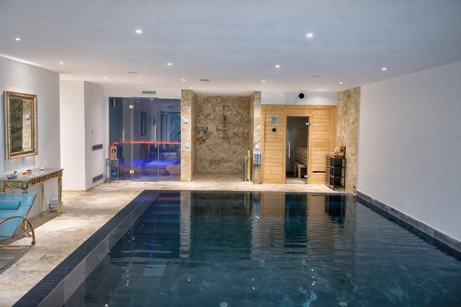 Villa Miralago Luganersee zu verkaufen, 180 Grad Seesicht, am Waldrand mit Bootsplatz